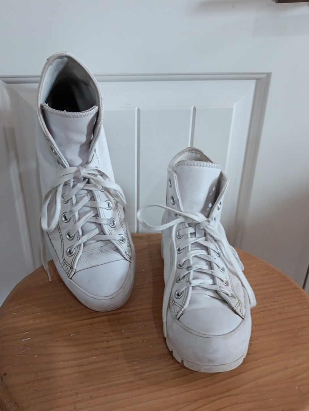 Converse Chuck Taylor All Star Lugged Leather High Top White Size 9.5
